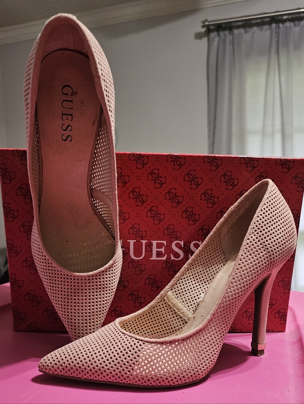 GUESS Women's Blush Pink Perforated Pointed-Toe Heels